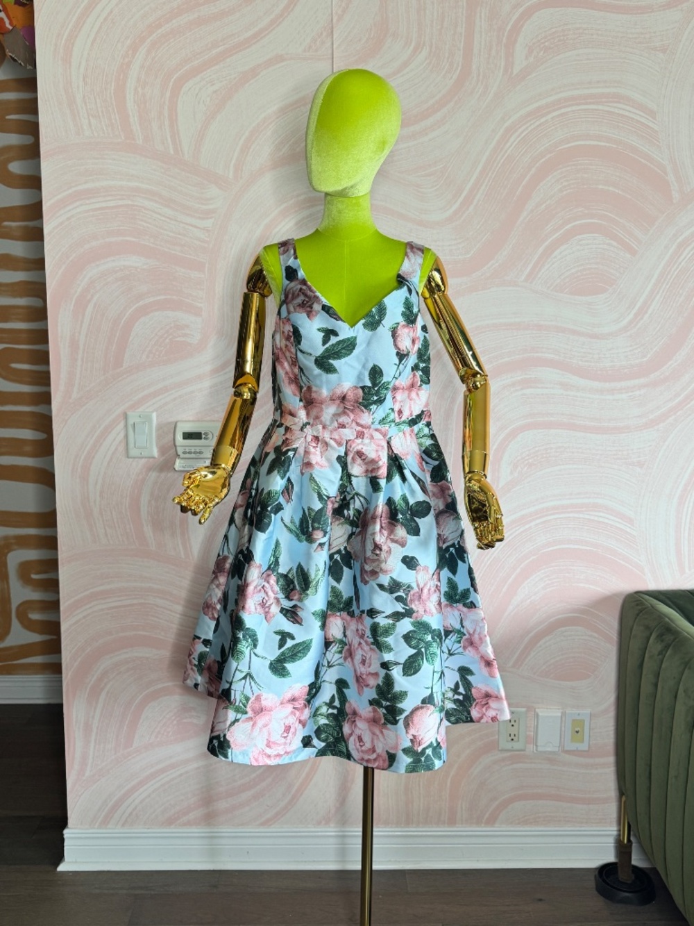 Vintage Plus-size floral dress - Picture 5 of 7